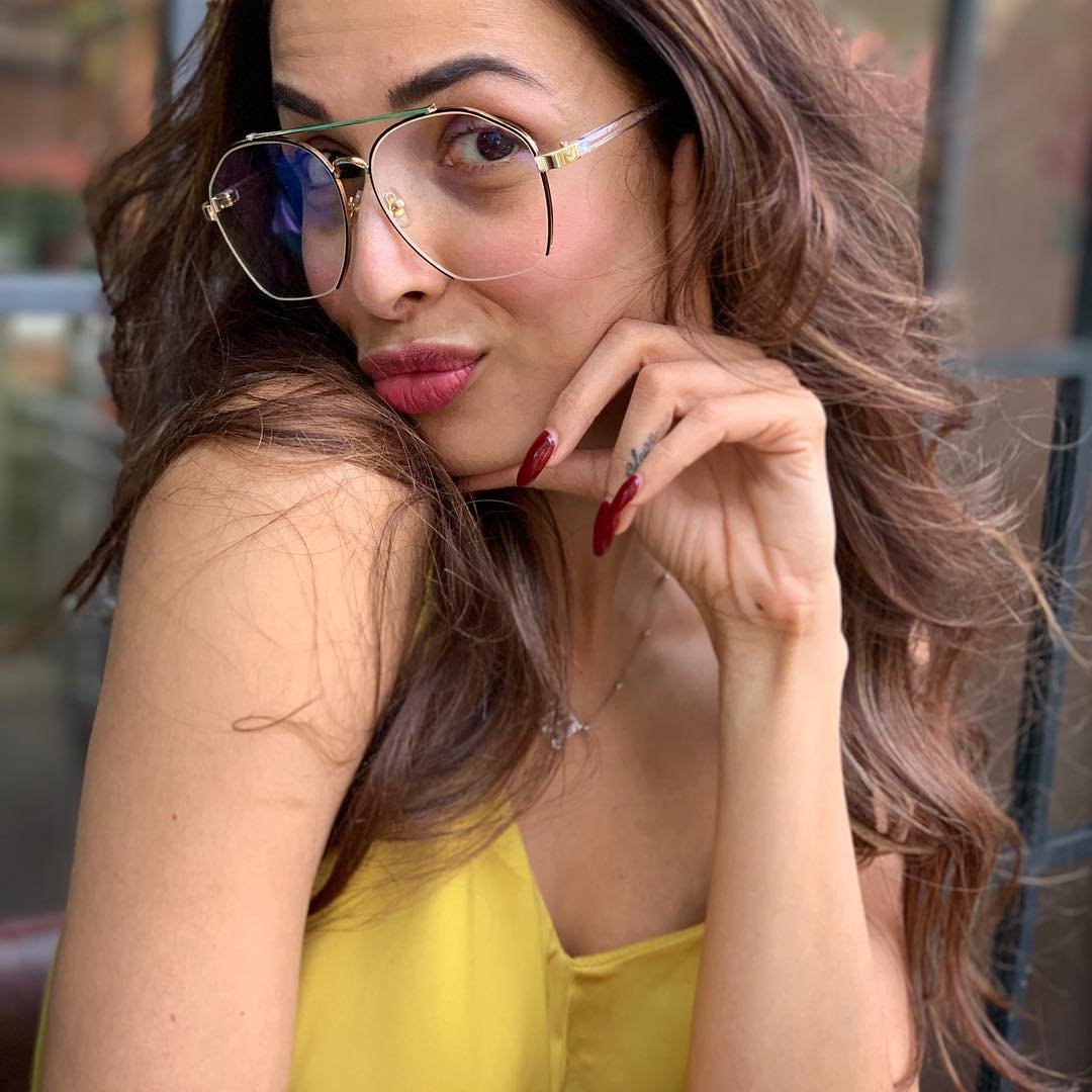 बॉलिवूड अभिनेत्री अमृता अरोरा ३१ जानेवारीला ४१ वर्षांची झाली. २००२ मध्ये फरदिन खानच्या कितने दूर कितने पास सिनेमातून करिअरला सुरुवात करणाऱ्या अमृताचं सिनेकरिअर अपयशीच ठरलं. बॉलिवूड अभिनेत्री अमृता अरोरा ३१ जानेवारीला ४१ वर्षांची झाली. २००२ मध्ये फरदिन खानच्या कितने दूर कितने पास सिनेमातून करिअरला सुरुवात करणाऱ्या अमृताचं सिनेकरिअर अपयशीच ठरलं.
