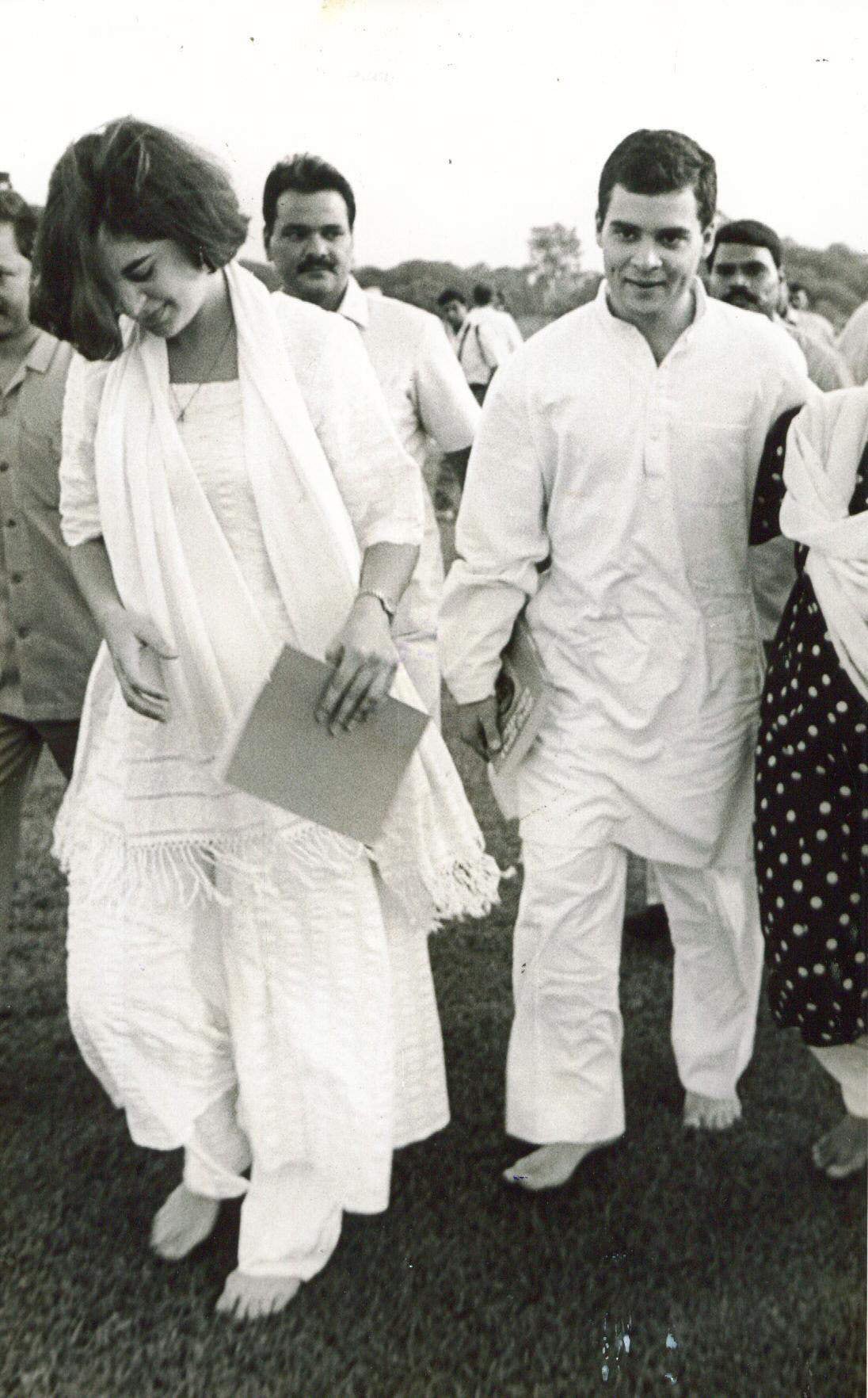 प्रियांका गांधींनी अनेकदा म्हटलं आहे की, आजी इंदिरा गांधींचा माझ्या व्यक्तिमत्वावर जास्त प्रभाव आहे. प्रियांका गांधींनी 16 व्या वर्षी पहिलं सार्वजनिक भाषण दिलं होतं. प्रियांका गांधींनी अनेकदा म्हटलं आहे की, आजी इंदिरा गांधींचा माझ्या व्यक्तिमत्वावर जास्त प्रभाव आहे. प्रियांका गांधींनी 16 व्या वर्षी पहिलं सार्वजनिक भाषण दिलं होतं.