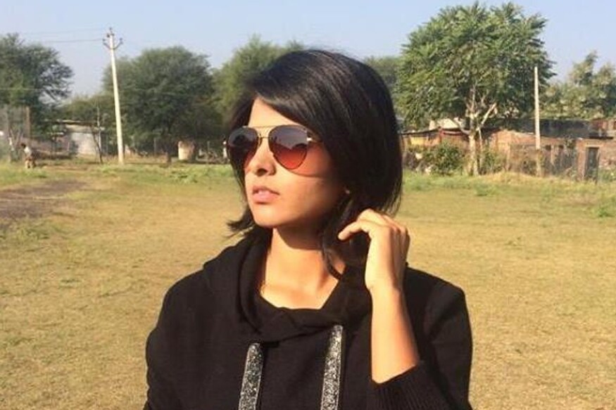 2008 ते 2015 या कालावधीत भारताचा कर्णधार विराट कोहलीचे प्रशिक्षक असलेल्या राजकुमार यांच्याकडून प्रियाने प्रशिक्षण घेतल. 2008 ते 2015 या कालावधीत भारताचा कर्णधार विराट कोहलीचे प्रशिक्षक असलेल्या राजकुमार यांच्याकडून प्रियाने प्रशिक्षण घेतल.