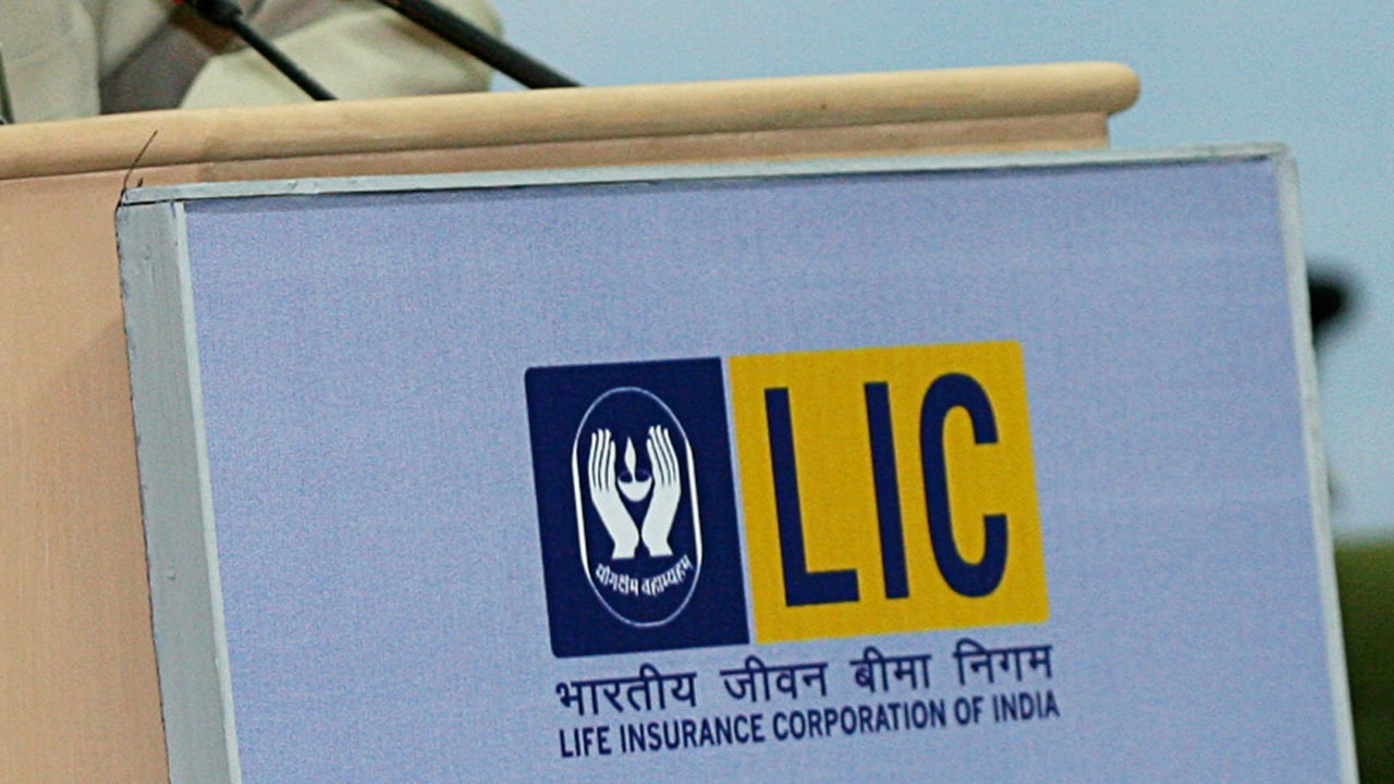 विमाधारकाला 18,20 आणि 22 वय पूर्ण होताच एकूण रकमेच्या 20 टक्के रक्कम मिळेल.मुदतीनंतर विमाधारकाला उरलेले 40 टक्के बोनससह मिळतील. विमाधारकाला 18,20 आणि 22 वय पूर्ण होताच एकूण रकमेच्या 20 टक्के रक्कम मिळेल.मुदतीनंतर विमाधारकाला उरलेले 40 टक्के बोनससह मिळतील.