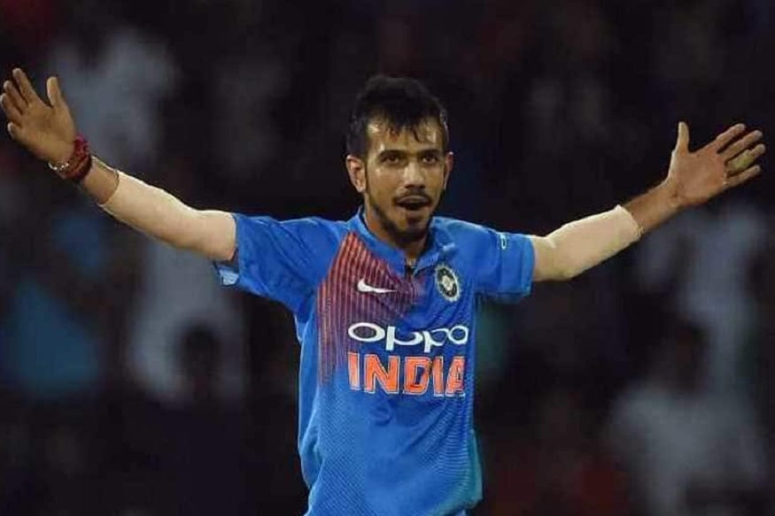 युझवेंद्र चहलने 4 षटकांत 28 धावा देत एक बळी घेतला. त्याने मॅक्सवेलचा अडथळा दूर करून ऑस्ट्रेलियाला धक्का दिला होता. युझवेंद्र चहलने 4 षटकांत 28 धावा देत एक बळी घेतला. त्याने मॅक्सवेलचा अडथळा दूर करून ऑस्ट्रेलियाला धक्का दिला होता.