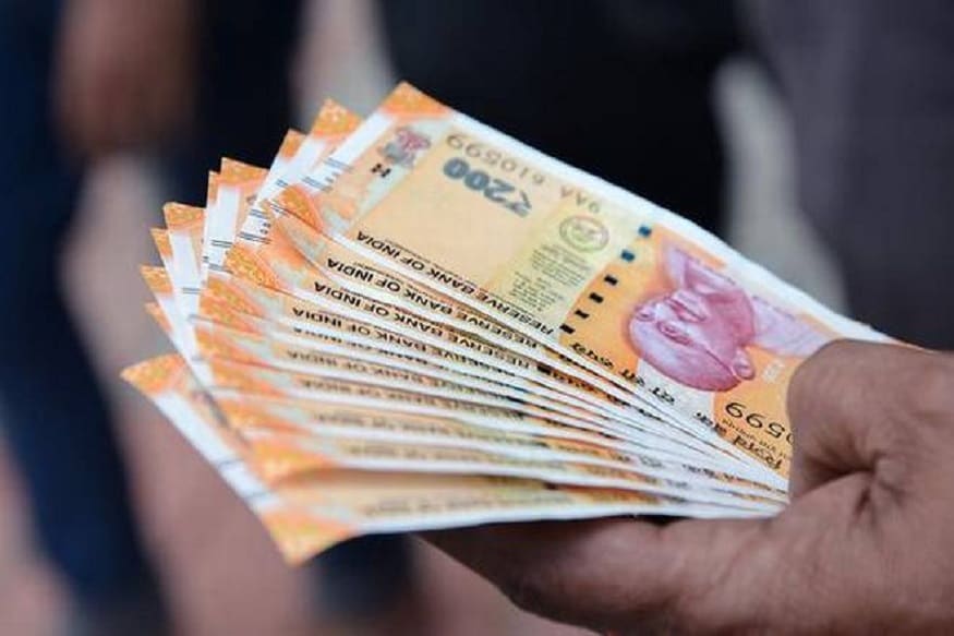 पोस्टल सर्व्हिसवर मिळणाऱ्या कमिशनमधून फ्रँचाइजीची कमाई होईल. हे कमिशन करारानुसार दिलं जाणार आहे. रजिस्टर आर्टीकलच्या बुकिंगवर 3 रुपये तर स्पीड पोस्टच्या आर्टीकल बुंकींगवर 5 रुपये, 100 ते 200 रुपयांच्या मनी ऑर्डरवर 3.50 रुपये, 200 रुपयांपेक्षा जास्त असेल तर 5 रुपये कमिशन मिळतं. याबद्दल अधिक माहिती https://www.indiapost.gov.in/VAS/DOP_PDFFiles/Franchise.pdf या लिंकवर मिळेल. पोस्टल सर्व्हिसवर मिळणाऱ्या कमिशनमधून फ्रँचाइजीची कमाई होईल. हे कमिशन करारानुसार दिलं जाणार आहे. रजिस्टर आर्टीकलच्या बुकिंगवर 3 रुपये तर स्पीड पोस्टच्या आर्टीकल बुंकींगवर 5 रुपये, 100 ते 200 रुपयांच्या मनी ऑर्डरवर 3.50 रुपये, 200 रुपयांपेक्षा जास्त असेल तर 5 रुपये कमिशन मिळतं. याबद्दल अधिक माहिती https://www.indiapost.gov.in/VAS/DOP_PDFFiles/Franchise.pdf या लिंकवर मिळेल.