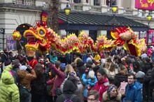 VIDEO: लंडनमध्येही चीनच्या नववर्षाची धूम; पाहा हा जल्लोष...
