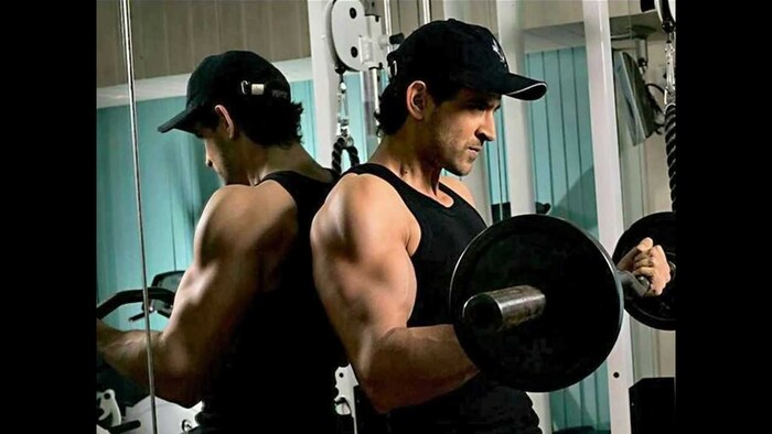 तो प्रोटिन डाएट घेतो. त्याच्यासाठी तो एग व्हाइट, चिकन आणि प्रोटीन शेक घेतो. त्याबरोबर बटाटा, ब्राऊन राईस, ओट्स खातो. सोबत भाज्याही भरपूर खातो.