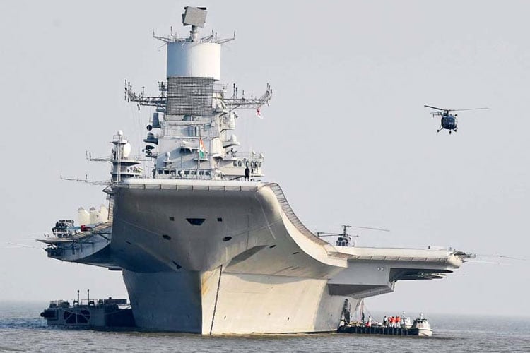 INS विक्रमादित्यः 44,500 टनाचं विमान 2013मध्ये नौदलात सामील झालं. याची लांबी 283.1 मीटर आणि उंची 60.0 मीटर आहे. यावर 22 डेक आहेत. तीन फुटबाॅल मैदानाएवढं या विमानाचं क्षेत्रफळ आहे. यात 1600 लोकांना घेऊन जाण्याची क्षमता आहे. हे 100 दिवस सलग समुद्रात राहू शकतं. INS विक्रमादित्यः 44,500 टनाचं विमान 2013मध्ये नौदलात सामील झालं. याची लांबी 283.1 मीटर आणि उंची 60.0 मीटर आहे. यावर 22 डेक आहेत. तीन फुटबाॅल मैदानाएवढं या विमानाचं क्षेत्रफळ आहे. यात 1600 लोकांना घेऊन जाण्याची क्षमता आहे. हे 100 दिवस सलग समुद्रात राहू शकतं.