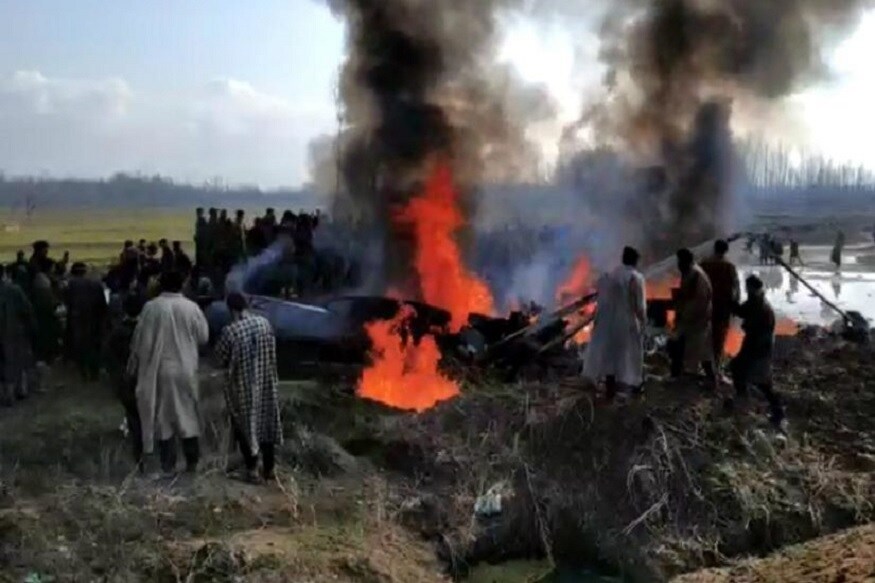 दरम्यान, भारताच्या हवाई हल्ल्यानंतरही पाकच्या कुरापती सुरूच आहेत. जम्मू-काश्मीरमधील शोपियानमध्ये पाककडून गोळीबार करण्यात आला. त्याला भारतानेही जोरदार प्रत्युत्तर दिलं. यावेळी भारताने पाकच्या 5 चौक्या उद्ध्वस्त केल्या तसंच पाकिस्तानचे काही सैनिकही मारले गेल्याची माहिती समोर आली होती. दरम्यान, भारताच्या हवाई हल्ल्यानंतरही पाकच्या कुरापती सुरूच आहेत. जम्मू-काश्मीरमधील शोपियानमध्ये पाककडून गोळीबार करण्यात आला. त्याला भारतानेही जोरदार प्रत्युत्तर दिलं. यावेळी भारताने पाकच्या 5 चौक्या उद्ध्वस्त केल्या तसंच पाकिस्तानचे काही सैनिकही मारले गेल्याची माहिती समोर आली होती.