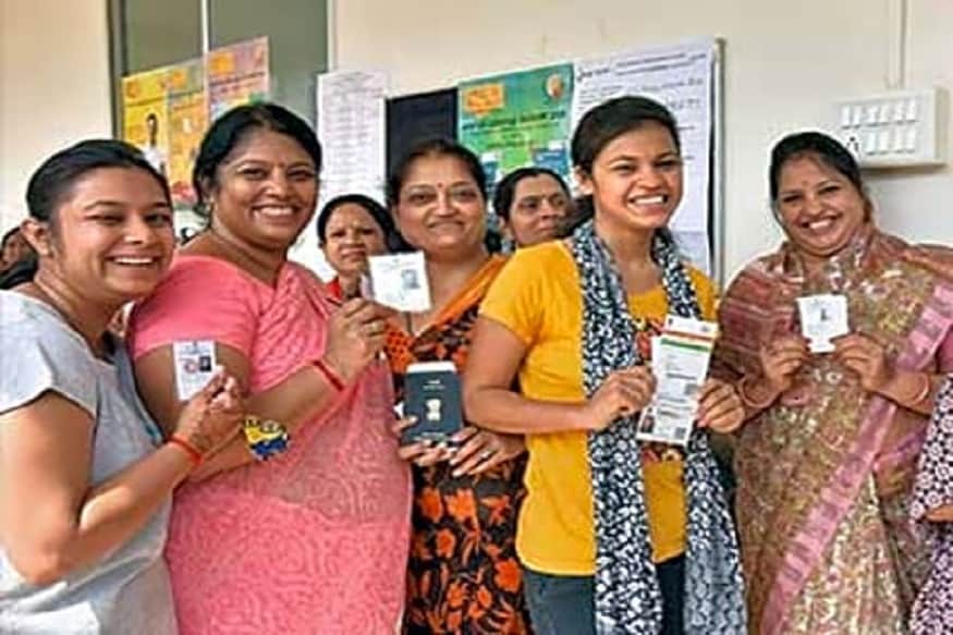 2014 साली लोकसभा निवडणुकीमध्ये 2 कोटी नोकऱ्या देण्याचं आश्वासन भाजप सरकारनं दिलं होते. पण, प्रत्यक्षात मात्र नोकरी देण्याच्या आश्वासनांमध्ये सरकार अपयशी ठरल्याचं आकडेवारीवरून दिसून येतं. त्यामुळे विद्यमान सरकारला तरूणांच्या रोषाचा सामना करावा लागू शकतो. 2014 साली लोकसभा निवडणुकीमध्ये 2 कोटी नोकऱ्या देण्याचं आश्वासन भाजप सरकारनं दिलं होते. पण, प्रत्यक्षात मात्र नोकरी देण्याच्या आश्वासनांमध्ये सरकार अपयशी ठरल्याचं आकडेवारीवरून दिसून येतं. त्यामुळे विद्यमान सरकारला तरूणांच्या रोषाचा सामना करावा लागू शकतो.
