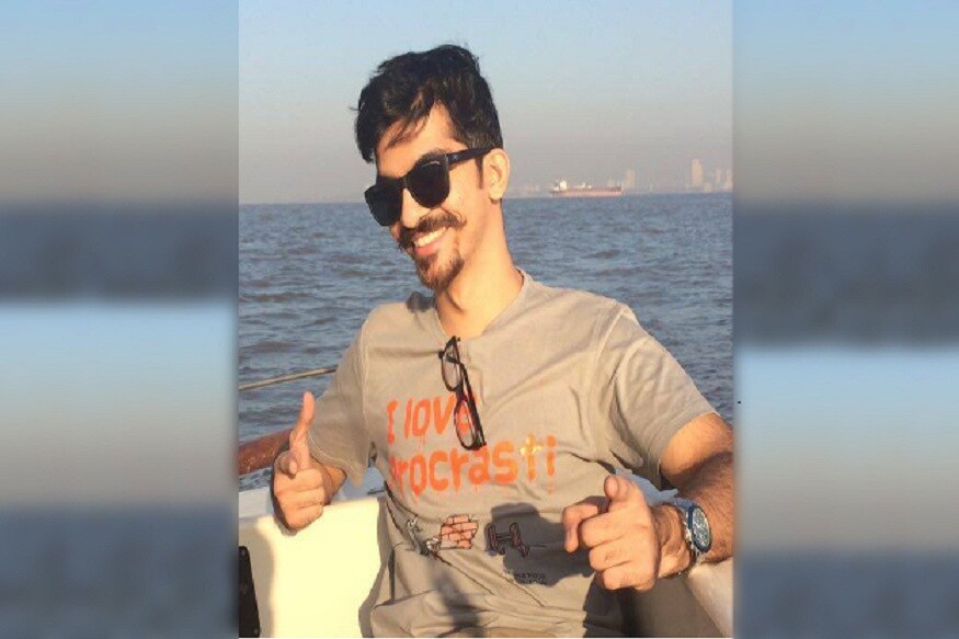 मुनाफनं एमबीए केलं. त्यानंतर त्यानं अनेक कंपन्यांमध्ये काम केलं. अखेर तो गुगलमध्ये रूजू झाला. काहीतरी नवीन करण्याच्या उमेदीनं आलेल्या मुनाफचे समोसे आज बॉलिवुडमध्ये देखील फेमस आहेत. मुनाफनं एमबीए केलं. त्यानंतर त्यानं अनेक कंपन्यांमध्ये काम केलं. अखेर तो गुगलमध्ये रूजू झाला. काहीतरी नवीन करण्याच्या उमेदीनं आलेल्या मुनाफचे समोसे आज बॉलिवुडमध्ये देखील फेमस आहेत.