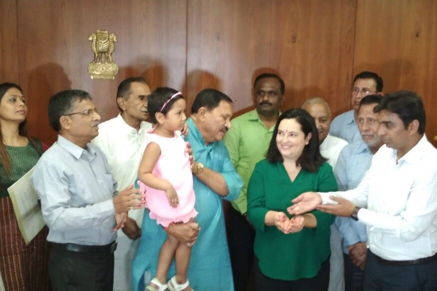 2015 – 16 मध्ये 3,011 मुलांना दत्तक घेतलं गेलं. ज्यामध्ये 1,855 मुली होत्या. 2016-17साली 3,210 मुलांना दत्तक घेतलं गेलं. ज्यामध्ये 1,915 मुली होत्या. 2017 - 2018 या काळात 3,276 मुलं दत्तक घेतली गेली, ज्यामध्ये 1943 मुली होत्या. ( आकडेवारी डिसेंबर 2018 पर्यंतची आहे ) 2015 – 16 मध्ये 3,011 मुलांना दत्तक घेतलं गेलं. ज्यामध्ये 1,855 मुली होत्या. 2016-17साली 3,210 मुलांना दत्तक घेतलं गेलं. ज्यामध्ये 1,915 मुली होत्या. 2017 - 2018 या काळात 3,276 मुलं दत्तक घेतली गेली, ज्यामध्ये 1943 मुली होत्या. ( आकडेवारी डिसेंबर 2018 पर्यंतची आहे )