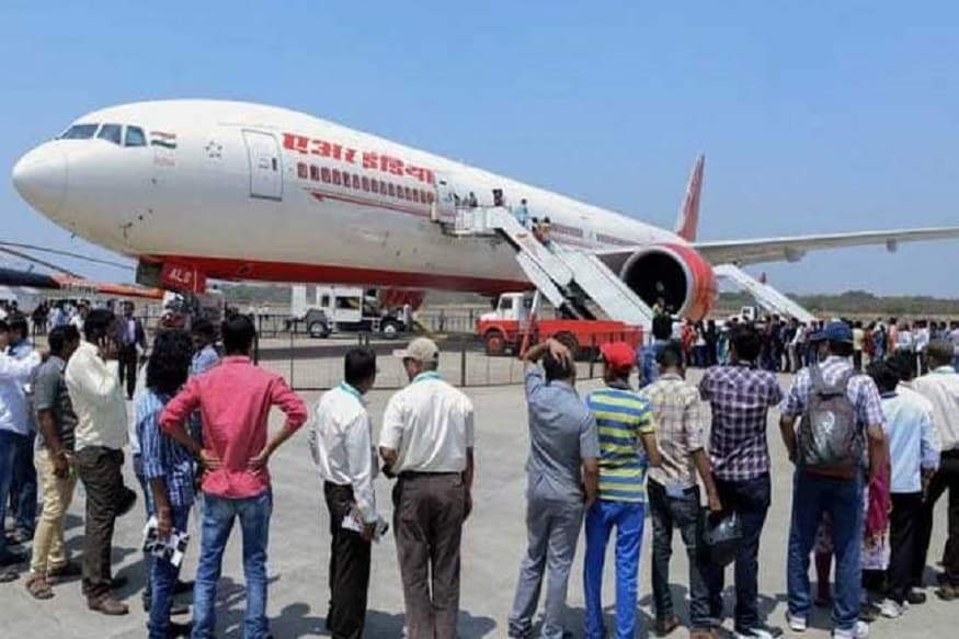 विमान प्रवास करणाऱ्यांसाठी सरकारनं बऱ्याच सोयी केल्या आहेत. त्याचा ड्राफ्ट या महिन्याच्या शेवटापर्यंत येईल. विमान प्रवास करणाऱ्यांसाठी सरकारनं बऱ्याच सोयी केल्या आहेत. त्याचा ड्राफ्ट या महिन्याच्या शेवटापर्यंत येईल.