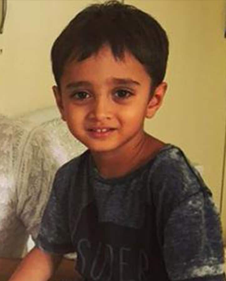 आमिर खान आणि त्याची पत्नी किरण राव यांनीही आपत्यासाठी सरोगसीची मदत घेतली. सरोगसीच्या मदतीनेच त्यांना २०११ मध्ये मुलगा झाला. आमिरने त्याचं नाव आझाद राव असं ठेवलं. आमिर खान आणि त्याची पत्नी किरण राव यांनीही आपत्यासाठी सरोगसीची मदत घेतली. सरोगसीच्या मदतीनेच त्यांना २०११ मध्ये मुलगा झाला. आमिरने त्याचं नाव आझाद राव असं ठेवलं.