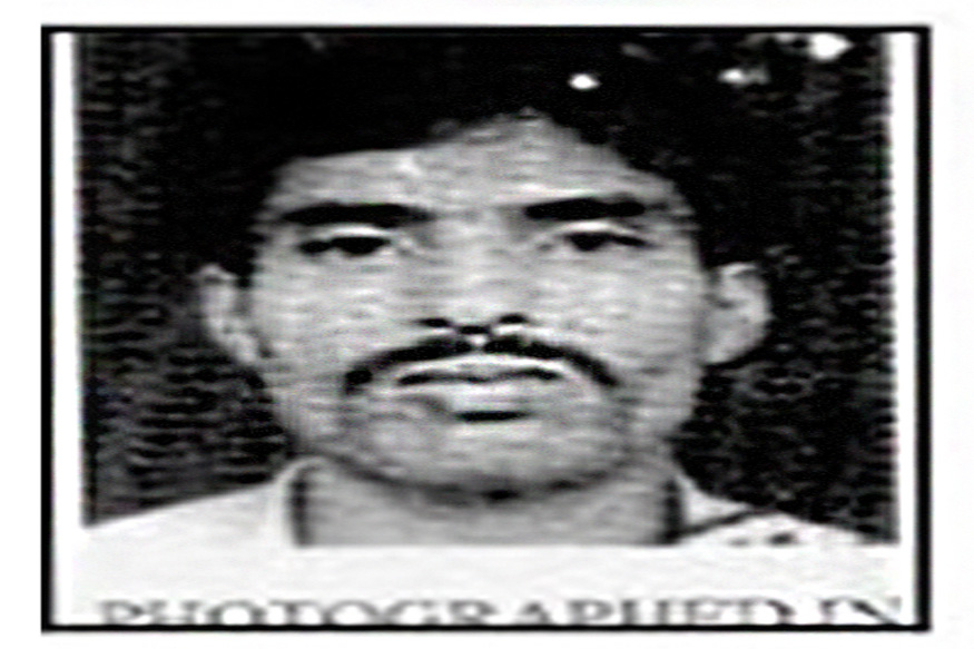 कोण आहे युसूफ अझर?