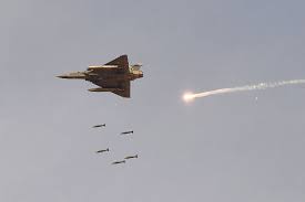 मिराज2000 ही हलकी आणि वेगवान लढाऊ विमानं आहेत. तर F16 हवेतल्या हवेत लढण्याठीची सर्वोत्तम विमानं आहेत, कारण याची क्षमता अधिक आहे. मिराज2000 ही हलकी आणि वेगवान लढाऊ विमानं आहेत. तर F16 हवेतल्या हवेत लढण्याठीची सर्वोत्तम विमानं आहेत, कारण याची क्षमता अधिक आहे.