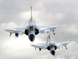 F-16 विमानं कुठल्याही हवामानात उडू शकतात आणि दृश्यक्षमता 360 अंशांएवढी आहे, ती इतर कुठल्याही लढाऊ विमानांपेक्षा जास्त आहे. तर मिराज2000 लेसर गायडेड बाँबसाठी आदर्श लढाऊ विमान आहे. म्हणूनच भारताने लक्ष्यभेद करण्यासाठी मिराजचा वापर केला. F-16 विमानं कुठल्याही हवामानात उडू शकतात आणि दृश्यक्षमता 360 अंशांएवढी आहे, ती इतर कुठल्याही लढाऊ विमानांपेक्षा जास्त आहे. तर मिराज2000 लेसर गायडेड बाँबसाठी आदर्श लढाऊ विमान आहे. म्हणूनच भारताने लक्ष्यभेद करण्यासाठी मिराजचा वापर केला.