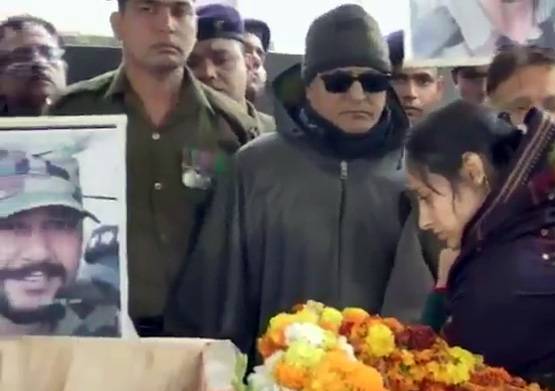 प्रथम विस्थापित झाल्याचे दु:ख आणि आता पतीच्या निधनामुळे निकीता यांना मोठा धक्का बसला. विभूती आणि निकीता यांचे एकमेकांवर प्रेम होते आणि त्यांनी लव्ह मॅरेज केले होते. प्रथम विस्थापित झाल्याचे दु:ख आणि आता पतीच्या निधनामुळे निकीता यांना मोठा धक्का बसला. विभूती आणि निकीता यांचे एकमेकांवर प्रेम होते आणि त्यांनी लव्ह मॅरेज केले होते.