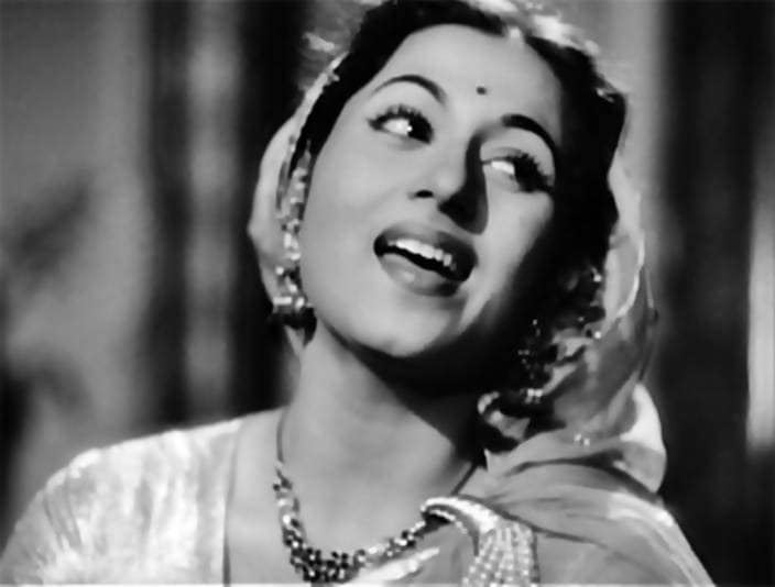 लग्नानंतर मधुबालाची तब्येत अजून खालावत गेली. यावेळी तिचे पासपोर्ट, झुमरू, बॉयफ्रेंड, हाफ तिकट आणि शराबी हे सिनेमे प्रदर्शित झाले. १९६४ मध्ये मधुबालाने पुन्हा एकदा जोमाने काम करायला सुरुवात करण्याचा निश्चय घेतला. मात्र चालाक सिनेमाच्या चित्रीकरणाच्या पहिल्याच दिवशी मधुबाला सेटवर बेशुद्ध पडली आणि हा सिनेमा बंद करावा लागला. लग्नानंतर मधुबालाची तब्येत अजून खालावत गेली. यावेळी तिचे पासपोर्ट, झुमरू, बॉयफ्रेंड, हाफ तिकट आणि शराबी हे सिनेमे प्रदर्शित झाले. १९६४ मध्ये मधुबालाने पुन्हा एकदा जोमाने काम करायला सुरुवात करण्याचा निश्चय घेतला. मात्र चालाक सिनेमाच्या चित्रीकरणाच्या पहिल्याच दिवशी मधुबाला सेटवर बेशुद्ध पडली आणि हा सिनेमा बंद करावा लागला.