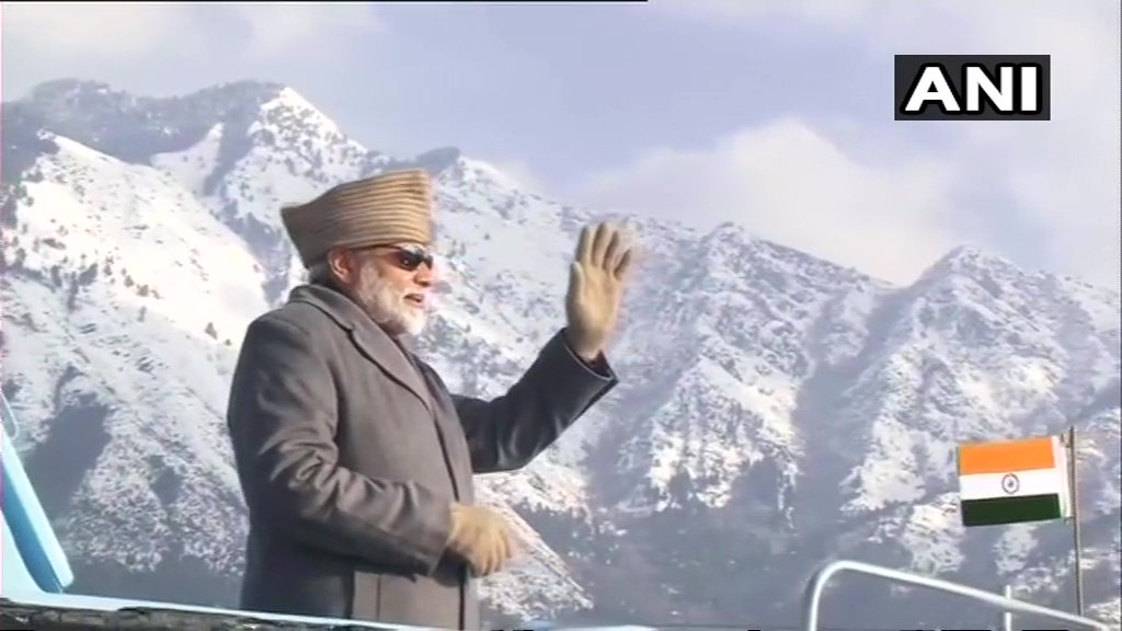 गेल्या काही वर्षांपासून पंतप्रधान नरेंद्र मोदी हे अशा प्रकारच्या अनेक आयुधांचा उपयोग आपलं व्यक्तीमत्त्व लोकांपर्यंत पोहोचवण्यासाठी करत असतात. गेल्या काही वर्षांपासून पंतप्रधान नरेंद्र मोदी हे अशा प्रकारच्या अनेक आयुधांचा उपयोग आपलं व्यक्तीमत्त्व लोकांपर्यंत पोहोचवण्यासाठी करत असतात.