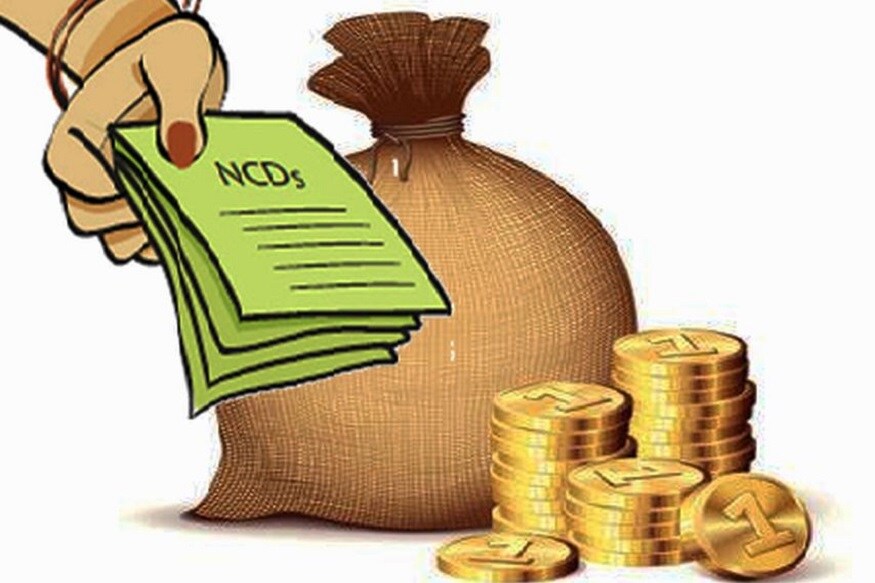 NCD काय आहे? तुम्हाला रेग्युलर इनकम हवा असेल तर हा पर्याय उत्तम आहे. NCD कंपनीनं घोषित केलेले बाँड आहेत. यावर व्याज दर ठरतात. कंवर्टिबल डिबेंचरच्या तुलनेत ते जास्त असतात. हे सिक्युर्ड किंवा अनसिक्युर्ड असतं. सिक्युर्ड म्हणजे गॅरंटीची गरज असते, अनसिक्युर्डला ती नसते. NCD काय आहे? तुम्हाला रेग्युलर इनकम हवा असेल तर हा पर्याय उत्तम आहे. NCD कंपनीनं घोषित केलेले बाँड आहेत. यावर व्याज दर ठरतात. कंवर्टिबल डिबेंचरच्या तुलनेत ते जास्त असतात. हे सिक्युर्ड किंवा अनसिक्युर्ड असतं. सिक्युर्ड म्हणजे गॅरंटीची गरज असते, अनसिक्युर्डला ती नसते.