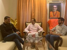 प्रशांत किशोर यांनी दिलेल्या 'मंत्रा'नंतरच युतीची गाडी आली रुळावर! प्रशांत किशोर यांनी दिलेल्या 'मंत्रा'नंतरच युतीची गाडी आली रुळावर!