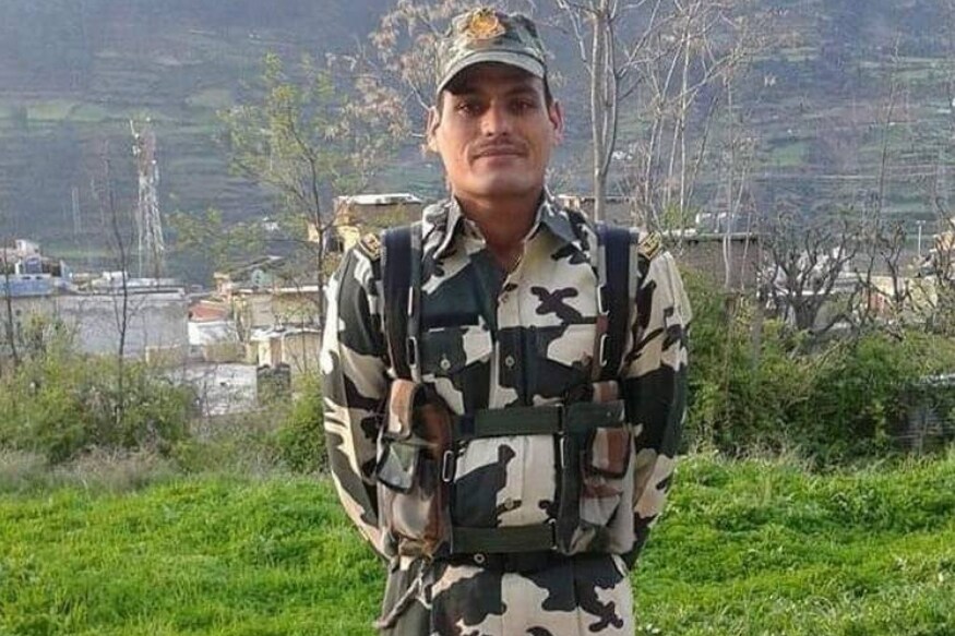 रोहिताश यांच्या जवळच्या मित्राने सांगितले की, मुलीला पाहण्यासाठी रोहिताश होळीला घरी येणार होते. मात्र त्याआधीच काळाने त्यांच्यावर आघात केला. त्यांच्या मृत्यूची बातमी कळताच फक्त लांबा कुटुंबीयच नाही तर त्यांच्या पूर्ण गावावर शोककळा पसरली. रोहिताश यांच्या जवळच्या मित्राने सांगितले की, मुलीला पाहण्यासाठी रोहिताश होळीला घरी येणार होते. मात्र त्याआधीच काळाने त्यांच्यावर आघात केला. त्यांच्या मृत्यूची बातमी कळताच फक्त लांबा कुटुंबीयच नाही तर त्यांच्या पूर्ण गावावर शोककळा पसरली.