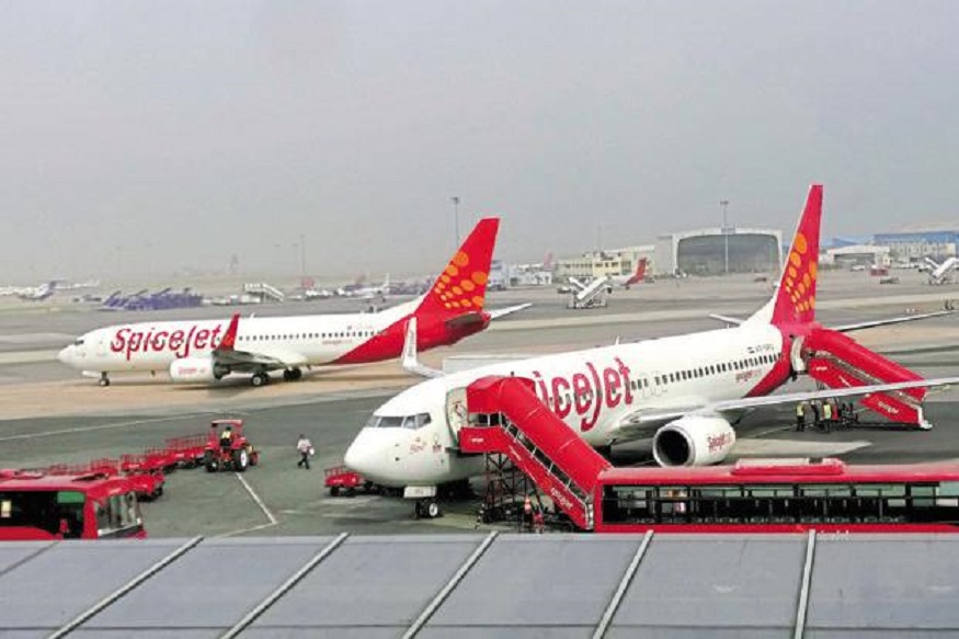 कमी किमतीतली विमानसेवा Spicejet घेऊन आलीय नवी आॅफर. सध्या स्पाइसजेट 1.75 रुपये प्रति कि.मी. तिकीट भारतातल्या प्रवासासाठी आॅफर करतंय.