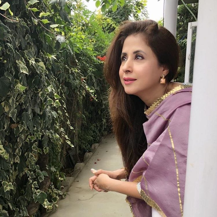 उर्मिलाला अनेक सिनेमे मिळत तर होते, मात्र तिला सुपरहिट अभिनेत्री राम गोपाल वर्माच्या रंगीला सिनेमाने केलं. उर्मिलाला अनेक सिनेमे मिळत तर होते, मात्र तिला सुपरहिट अभिनेत्री राम गोपाल वर्माच्या रंगीला सिनेमाने केलं.