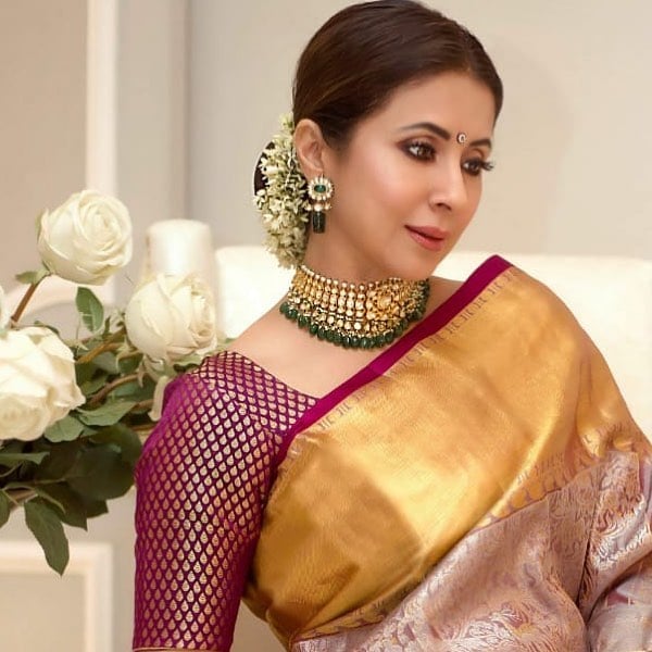 उर्मिला मातोंडकर तिच्या सिनेमांसाठी जेवढी ओळखली जाते तेवढीच तिच्या खासगी आयुष्यासाठीही नेहमी चर्चेत असते. बॉलिवूडची रंगीला गर्ल उर्मिला मातोंडकरचा आज ४५ वा वाढदिवस. उर्मिला मातोंडकर तिच्या सिनेमांसाठी जेवढी ओळखली जाते तेवढीच तिच्या खासगी आयुष्यासाठीही नेहमी चर्चेत असते. बॉलिवूडची रंगीला गर्ल उर्मिला मातोंडकरचा आज ४५ वा वाढदिवस.