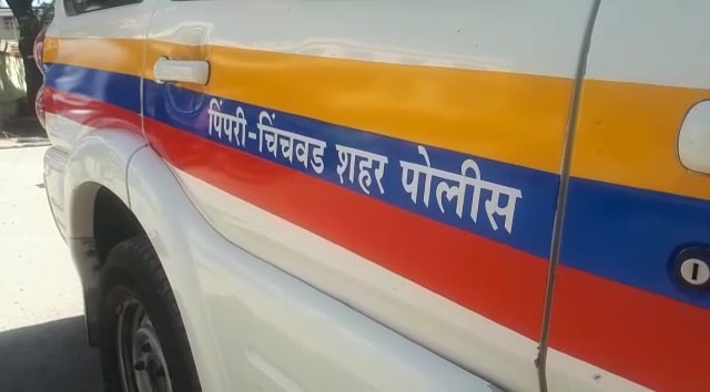 पिंपरीजवळील चाकण परिसरात रात्रीच्या सुमरास ही घटना घडली आहे. या हत्येमध्ये पियुष धाडगे गंभीर जखमी झाला आहे. पिंपरीजवळील चाकण परिसरात रात्रीच्या सुमरास ही घटना घडली आहे. या हत्येमध्ये पियुष धाडगे गंभीर जखमी झाला आहे.