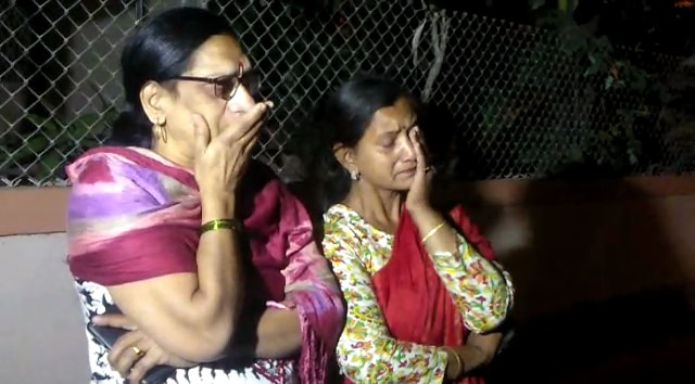 निनादचे कुटुंबीय नाशिकलाच असतात पण मुलीचा वाढदिवस साजरा करण्यासाठी ते लखनौला गेले आहेत. त्यामुळे त्यांच्या नाशिकच्या घरी सध्या टाळा आहे. निनादचे कुटुंबीय नाशिकलाच असतात पण मुलीचा वाढदिवस साजरा करण्यासाठी ते लखनौला गेले आहेत. त्यामुळे त्यांच्या नाशिकच्या घरी सध्या टाळा आहे.