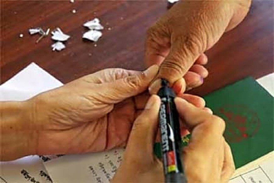 पहिल्यांदा मतदान करणाऱ्या तरूणांपैकी जवळपास 70 टक्के तरूणांनी नोकरी देणारं सरकार हवं असं मत नोंदवलं आहे. Firstpost आणि YouGov Indiaनं केलेल्या सर्व्हेतून ही माहिती समोर आली आहे. 18 ते 21 वयोगटातील तरूणांमध्ये हा सर्व्हे करण्यात आला. पहिल्यांदा मतदान करणाऱ्या तरूणांपैकी जवळपास 70 टक्के तरूणांनी नोकरी देणारं सरकार हवं असं मत नोंदवलं आहे. Firstpost आणि YouGov Indiaनं केलेल्या सर्व्हेतून ही माहिती समोर आली आहे. 18 ते 21 वयोगटातील तरूणांमध्ये हा सर्व्हे करण्यात आला.
