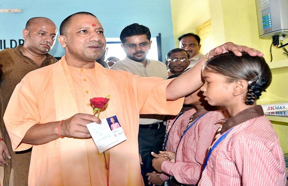 7 डिसेंबर 2008 रोजी योगी आदित्यनाथ यांच्यावर जीवघेणा हल्ला झाला, ज्यातून ते थोडक्यात बचावले. 2009मध्ये लोकसभेला पुन्हा उभे राहिले आणि 2 लाखांहून अधिक मताधिक्याने निवडून आले. 7 डिसेंबर 2008 रोजी योगी आदित्यनाथ यांच्यावर जीवघेणा हल्ला झाला, ज्यातून ते थोडक्यात बचावले. 2009मध्ये लोकसभेला पुन्हा उभे राहिले आणि 2 लाखांहून अधिक मताधिक्याने निवडून आले.