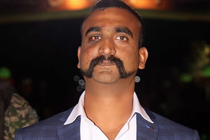 दरम्यान भारतात अभिनंदन वर्तमान कसे आणि कधी परत येणार याची वाट देशवासिय बघत होते. 1 मार्चला दिवसभर लोक बॉर्डरवर त्यांच्या भारतात परतण्याकडे डोळे लावून बसले होते. अखेर रात्री 9:15 मिनिटांनी अभिनंदन यांनी वाघा-अटारी सीमा पार करत भारतात प्रवेश केला. दरम्यान भारतात अभिनंदन वर्तमान कसे आणि कधी परत येणार याची वाट देशवासिय बघत होते. 1 मार्चला दिवसभर लोक बॉर्डरवर त्यांच्या भारतात परतण्याकडे डोळे लावून बसले होते. अखेर रात्री 9:15 मिनिटांनी अभिनंदन यांनी वाघा-अटारी सीमा पार करत भारतात प्रवेश केला.