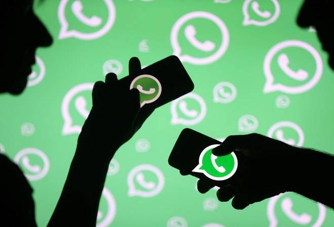 व्हॉटसअॅपच्या नव्या फीचरमध्ये 'Forwarding Info' आणि 'Frequently Forwarded' यांचा समावेश करण्यात आला आहे. यातील फॉरवर्डिंग इन्फोमुळं मेसेज कितीवेळा फॉरवर्ड केला आहे याची माहिती मिळणार आहे. व्हॉटसअॅपच्या नव्या फीचरमध्ये 'Forwarding Info' आणि 'Frequently Forwarded' यांचा समावेश करण्यात आला आहे. यातील फॉरवर्डिंग इन्फोमुळं मेसेज कितीवेळा फॉरवर्ड केला आहे याची माहिती मिळणार आहे.