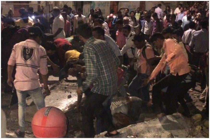 माहितीच्या अधिकारात मिळालेल्या माहितीनुसार या पुलाच्या दुरुस्तीचे काम रेल्वेकडून केले जात होते. बीएमसीने दुरुस्तीसाठी 117 कोटी रुपये दिले होते. माहितीच्या अधिकारात मिळालेल्या माहितीनुसार या पुलाच्या दुरुस्तीचे काम रेल्वेकडून केले जात होते. बीएमसीने दुरुस्तीसाठी 117 कोटी रुपये दिले होते.