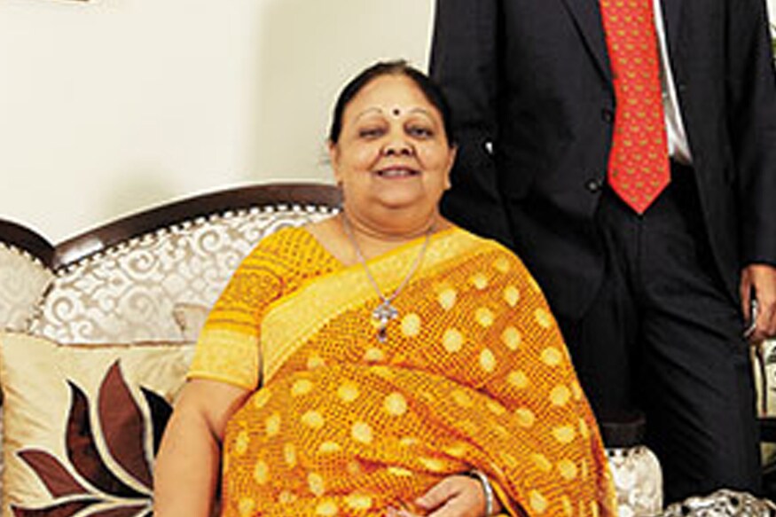 हॅवल्सच्या विनोद गुप्ता यांची संपत्ती 19 हजार 600 कोटींच्यावर आहे. श्रीमंत भारतीय महिलांच्या यादीत त्या तिसऱ्या स्थानावर आहेत. हॅवल्सच्या विनोद गुप्ता यांची संपत्ती 19 हजार 600 कोटींच्यावर आहे. श्रीमंत भारतीय महिलांच्या यादीत त्या तिसऱ्या स्थानावर आहेत.