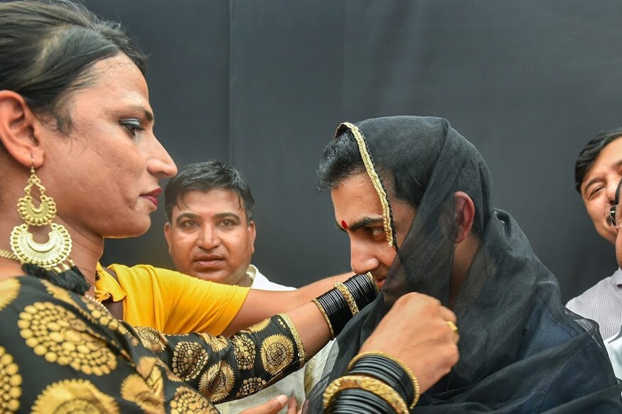 गौतम गंभीर नवी दिल्लीतून लोकसभेच्या मैदानात उतरण्याची शक्यता आहे. गेल्या अनेक दिवसांपासून गंभीरच्या राजकारण प्रवेशाची चर्चा सुरू आहे. गौतम गंभीर नवी दिल्लीतून लोकसभेच्या मैदानात उतरण्याची शक्यता आहे. गेल्या अनेक दिवसांपासून गंभीरच्या राजकारण प्रवेशाची चर्चा सुरू आहे.