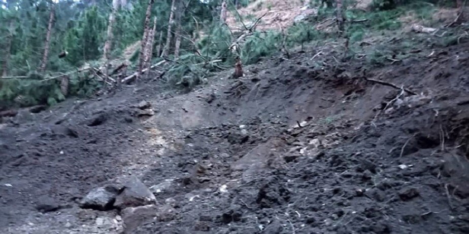 जैश ए मोहम्मदच्या या दहशतवादी प्रशिक्षण तळावर कशा प्रकारे दहशतवाद्यांना प्रशिक्षण दिलं जायचं याबद्दलची माहिती भारतीय संस्थांनी पाकिस्तानला दिली आहे. जैश ए मोहम्मदच्या या दहशतवादी प्रशिक्षण तळावर कशा प्रकारे दहशतवाद्यांना प्रशिक्षण दिलं जायचं याबद्दलची माहिती भारतीय संस्थांनी पाकिस्तानला दिली आहे.