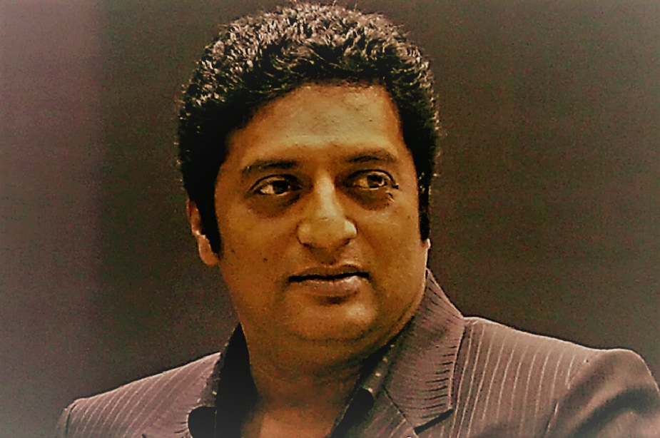 दक्षिणात्या अभिनेता प्रकाश राज यांनी बेंगलुरु मध्य लोकसभा मतदारसंघातून अपक्ष उमेदवारी अर्ज दाखल केला आहे. याठिकाणी भाजपा उमेदवार पीसी मोहन माने आहेत. तसेच आम आदमी पक्षाने प्रकाश राज यांना पाठिंबा जाहीर केला आहे. दक्षिणात्या अभिनेता प्रकाश राज यांनी बेंगलुरु मध्य लोकसभा मतदारसंघातून अपक्ष उमेदवारी अर्ज दाखल केला आहे. याठिकाणी भाजपा उमेदवार पीसी मोहन माने आहेत. तसेच आम आदमी पक्षाने प्रकाश राज यांना पाठिंबा जाहीर केला आहे.