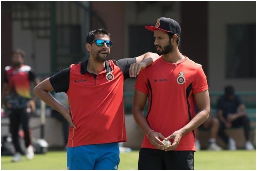मध्यमगती गोलंदाज असलेला शिवम दुबे त्याच्या तुफान फटकेबाजीसाठीही ओळखला जातो. डावखुरा असलेल्या या अष्टपैलू खेळाडूमध्ये सामना एकहाती जिंकून देण्याची क्षमता आहे. मध्यमगती गोलंदाज असलेला शिवम दुबे त्याच्या तुफान फटकेबाजीसाठीही ओळखला जातो. डावखुरा असलेल्या या अष्टपैलू खेळाडूमध्ये सामना एकहाती जिंकून देण्याची क्षमता आहे.