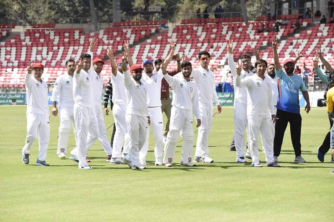 पहिल्या कसोटीत विजय मिळवणारा ऑस्ट्रेलिया हा एकमेव संघ आहे. तर सर्वात उशिरा न्यूझीलंडने 45 व्या कसोटीत पहिला विजय मिळवला होता. तर भारताला 25 कसोटीपर्यंत वाट बघावी लागली होती. पहिल्या कसोटीत विजय मिळवणारा ऑस्ट्रेलिया हा एकमेव संघ आहे. तर सर्वात उशिरा न्यूझीलंडने 45 व्या कसोटीत पहिला विजय मिळवला होता. तर भारताला 25 कसोटीपर्यंत वाट बघावी लागली होती.