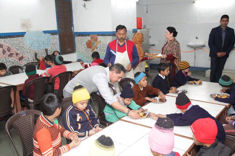 मनी लॉंडरिंग प्रकरणात अडकवण्यात आल्याचे रॉबर्ट वाड्रा यांनी म्हटले आहे. ईडीची चौकशी झाली की देशातील नागरिकांची विशेषत: उत्तर प्रदेशीतील जनतेसाठी काम करायचे असल्याचं रॉबर्ट वाड्रा यांनी पोस्टमध्ये म्हटलं आहे. मनी लॉंडरिंग प्रकरणात अडकवण्यात आल्याचे रॉबर्ट वाड्रा यांनी म्हटले आहे. ईडीची चौकशी झाली की देशातील नागरिकांची विशेषत: उत्तर प्रदेशीतील जनतेसाठी काम करायचे असल्याचं रॉबर्ट वाड्रा यांनी पोस्टमध्ये म्हटलं आहे.