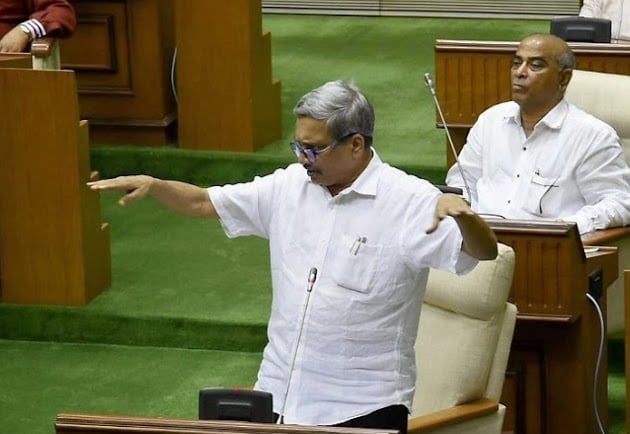 कर्करोगासारख्या गंभीर आजारानंतरही पर्रीकरांनी काम करणे थांबवले नाही. जूनला भारतात आल्यानंतर पुन्हा मुख्यमंत्री म्हणून जबाबदारी सांभाळली. कर्करोगासारख्या गंभीर आजारानंतरही पर्रीकरांनी काम करणे थांबवले नाही. जूनला भारतात आल्यानंतर पुन्हा मुख्यमंत्री म्हणून जबाबदारी सांभाळली.
