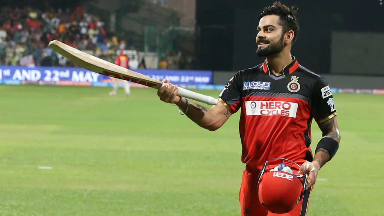भारताचा कर्णधार आणि रनमशिन विराट कोहली या यादीत दुसऱ्या स्थानावर आहे. त्याने आयपीएलमध्ये 163 सामन्यातील 155 डावात 4 हजार 948 धावा केल्या आहेत. यात त्याच्या चार शतकांचा आणि 34 अर्धशतकांचा समावेश आहे. भारताचा कर्णधार आणि रनमशिन विराट कोहली या यादीत दुसऱ्या स्थानावर आहे. त्याने आयपीएलमध्ये 163 सामन्यातील 155 डावात 4 हजार 948 धावा केल्या आहेत. यात त्याच्या चार शतकांचा आणि 34 अर्धशतकांचा समावेश आहे.