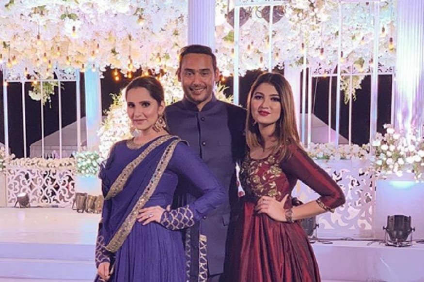 टीम इंडियाचे माजी कर्णधार मोहम्मद अझरुद्दीन यांचा मुलगा असद सध्या चर्चेचा विषय ठरत आहे. टेनिसपटू सानिया मिर्झाची बहिण अनम मिर्झा आणि असद एकमेकांना डेट करत असल्याचं बोललं जात आहे. टीम इंडियाचे माजी कर्णधार मोहम्मद अझरुद्दीन यांचा मुलगा असद सध्या चर्चेचा विषय ठरत आहे. टेनिसपटू सानिया मिर्झाची बहिण अनम मिर्झा आणि असद एकमेकांना डेट करत असल्याचं बोललं जात आहे.