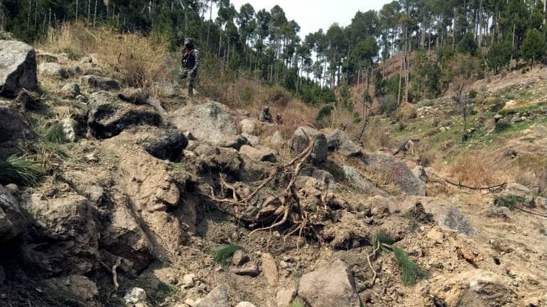 रायटर्सच्या माहितीनुसार पूर्व पाकिस्तानात पत्रकारांना मदरसा आणि आजूबाजूच्या इमारतीत जाण्यापासून थांबवलं. रायटर्सच्या माहितीनुसार पूर्व पाकिस्तानात पत्रकारांना मदरसा आणि आजूबाजूच्या इमारतीत जाण्यापासून थांबवलं.