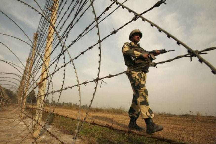 भारताने एअर स्ट्राईक केल्यानंतर पाकिस्तानने काश्मीरमध्ये विमान घुसवण्याचा प्रयत्न केला होता. त्यानंतर सुरूवातीला भारताचे विमान पाडल्याचा दावा केला पण नंतर लगेच आमचा हात नसल्याचेही जाहीर केलं होतं. भारताने एअर स्ट्राईक केल्यानंतर पाकिस्तानने काश्मीरमध्ये विमान घुसवण्याचा प्रयत्न केला होता. त्यानंतर सुरूवातीला भारताचे विमान पाडल्याचा दावा केला पण नंतर लगेच आमचा हात नसल्याचेही जाहीर केलं होतं.