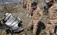 F16 क्रॅशनंतर पाक वैमानिक त्यांच्याच जमिनीवर उतरला, जमावाने भारतीय समजून घेतला जीव