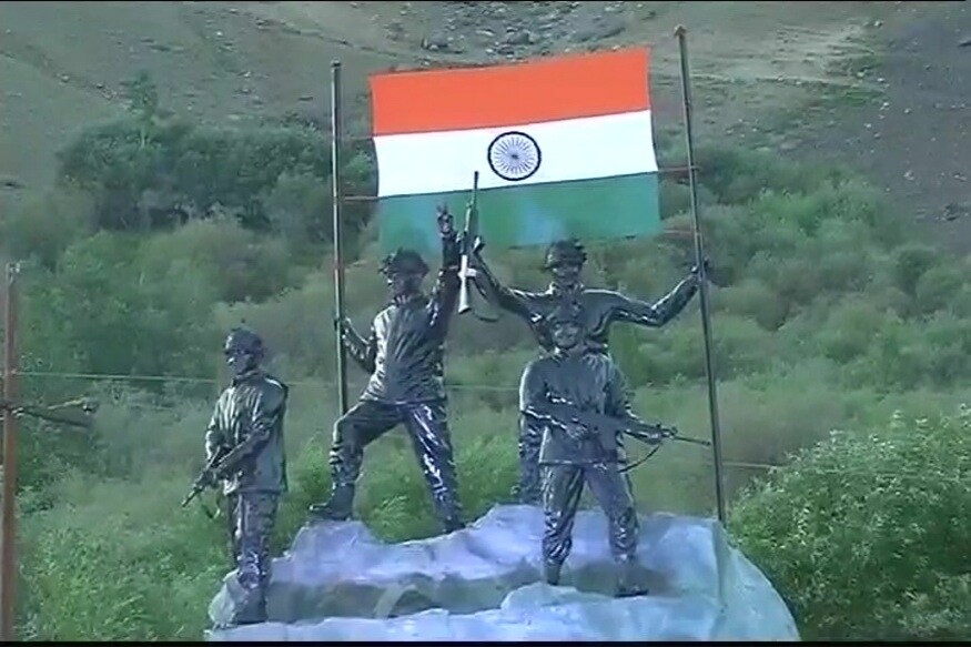 1999मध्ये वाजपेयी सरकारच्या काळात पाकिस्ताननं भारताविरोधात युद्ध पुकारलं. तेव्हा या कारगिल युद्धामध्ये देखील पाकिस्तानचा भारतानं पराभव केला. 1999मध्ये वाजपेयी सरकारच्या काळात पाकिस्ताननं भारताविरोधात युद्ध पुकारलं. तेव्हा या कारगिल युद्धामध्ये देखील पाकिस्तानचा भारतानं पराभव केला.
