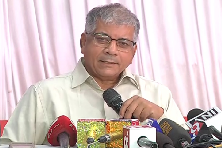 भेटीत उद्धव ठाकरेंसोबत काय चर्चा झाली? प्रकाश आंबेडकरांनी केला खुलासा