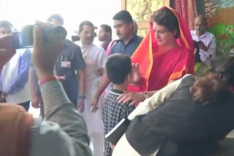 काँग्रेसने 70 वर्षं काय केलं याहीपेक्षा भाजपने गेल्या 5 वर्षांत काय केलं याचं उत्तर लोकांना हवं आहे, या शब्दात प्रियांका गांधींनी भाजपवर हल्ला चढवलाय. उत्तर प्रदेशात त्यांची गंगायात्रा सुरू आहे. 